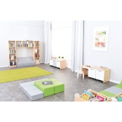 Reol med farvejusterbart LED-lys