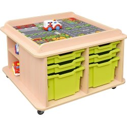 Legetppe med bilbane - By eller junglemotiv