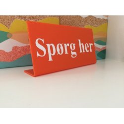 Skilte - fritstende med valgfri tekst