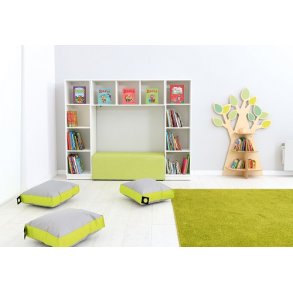 Reol med farvejusterbart LED-lys