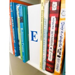 Bred skillesttte, st med alfabetet