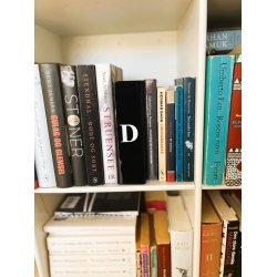 Bred skillesttte, st med alfabetet