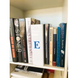 Bred skillesttte, st med alfabetet