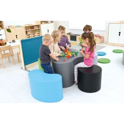 Siddegruppe i skum Loris