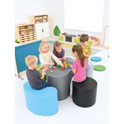 Siddegruppe i skum Loris