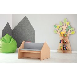 Bogreol og siddeplads