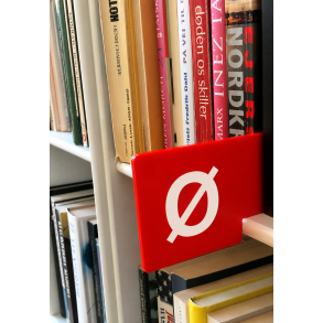 Biblioteksskilte i r�d med alfabeter