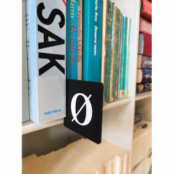 Skilleplader med bogstaver i akryl small s�t med 29 stk til opdeling af b�ger i bibliotek og skole