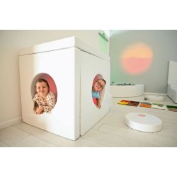 Hvidt hus med vinduer