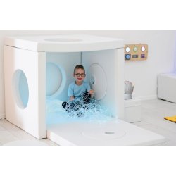 Hvidt hus med vinduer