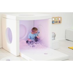 Hvidt hus med vinduer